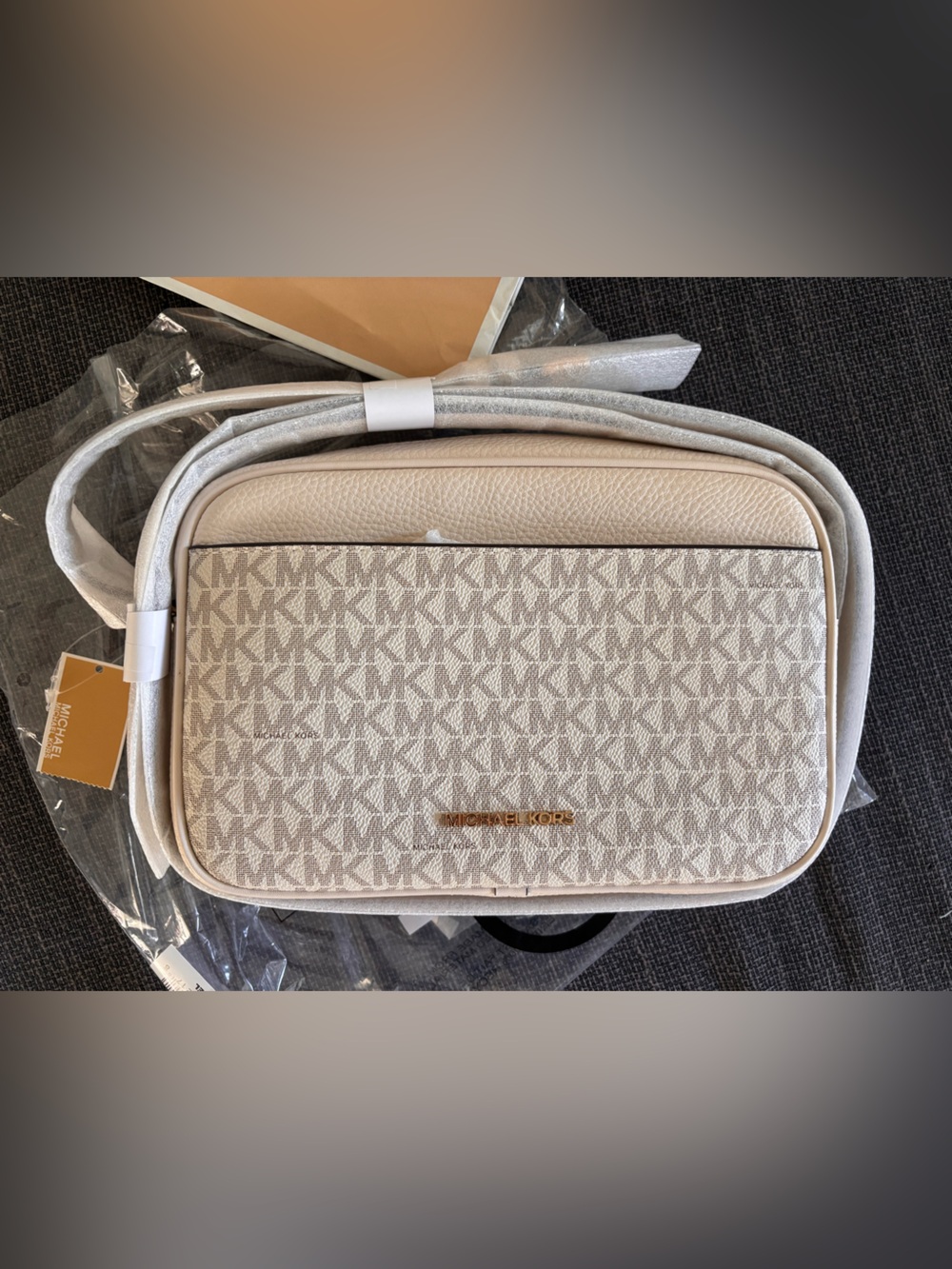 Michael Kors Cream Jet Set Crossbody Bag